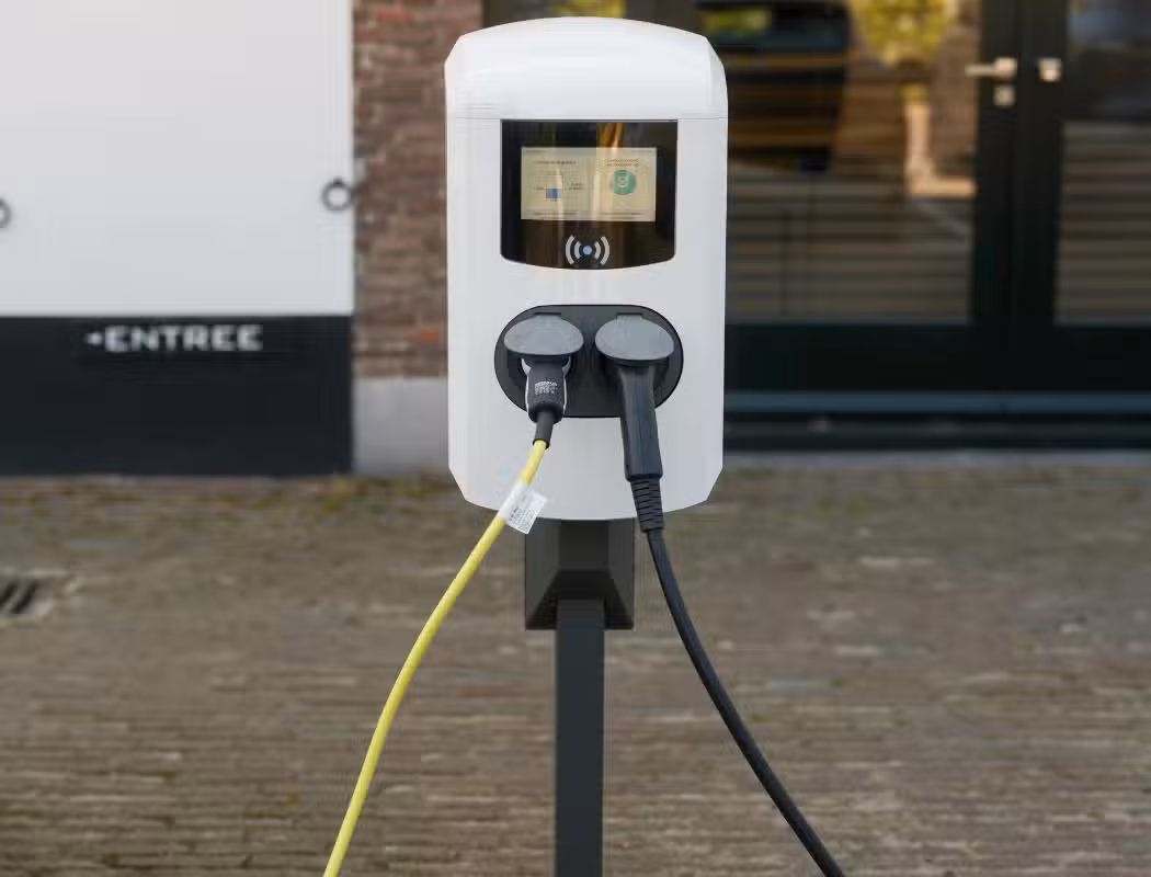 Step by step guide using public EV charging station UK