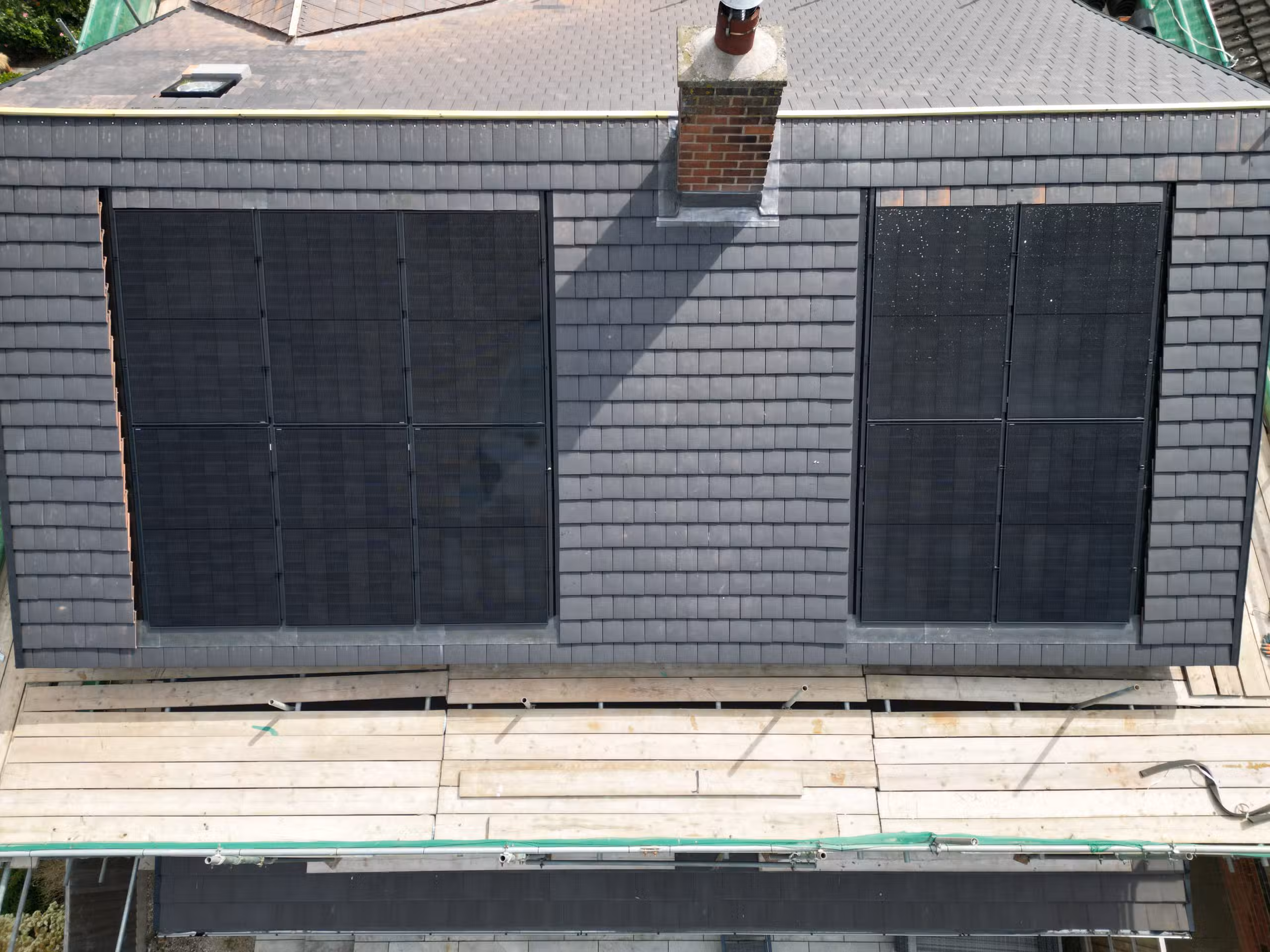 Commercial building rooftop solar panels UK